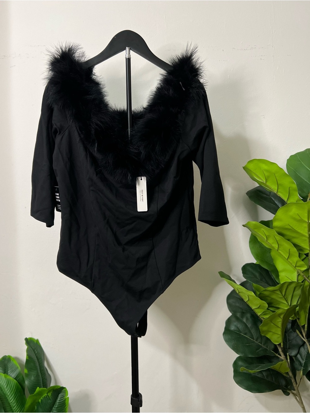 Express NWT Black Faux Fur Trim Off Shoulder Bodysuit XL Holiday Party